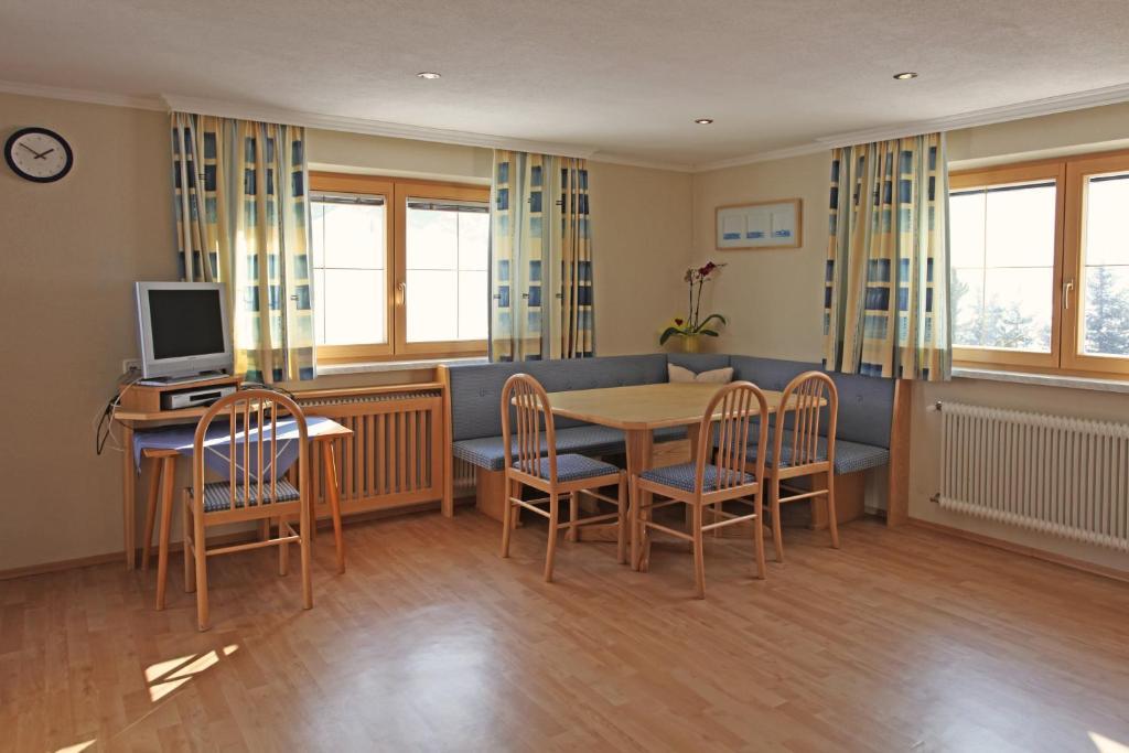Haus Helga Hotell Kappl  Rum bild
